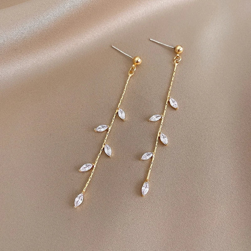 Luxury Fashion Gold Plated Leaf Earrings Exquisite Mini Set Cubic Zirconia Wedding Jewelry New Noble Pendant Free Shipping